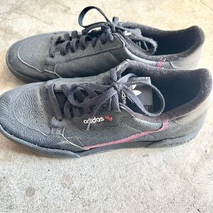 Adidas Men’s Black Sneaker